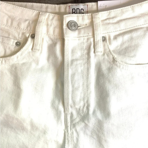 NWT BDG Urban Outfitters White Denim Shorts Womens Sz 26 - Picture 2 of 5